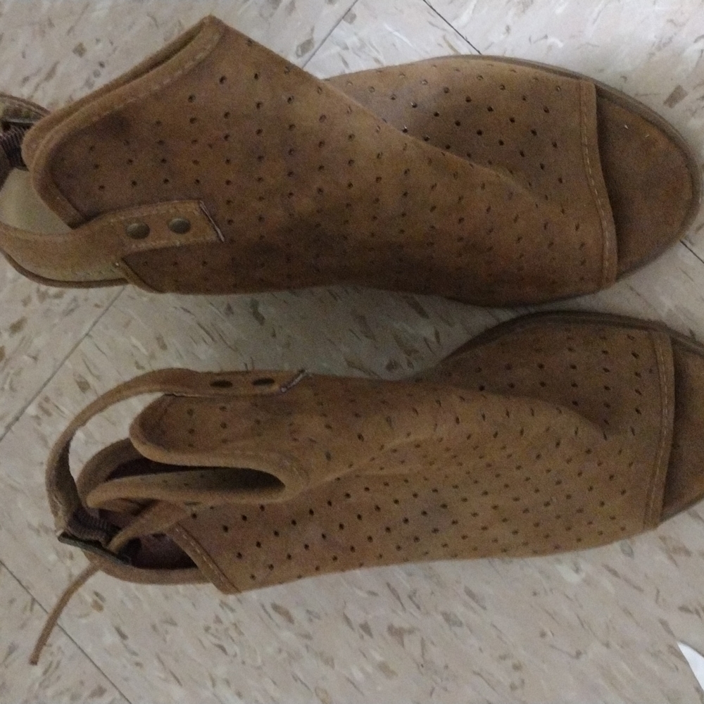 Heeled suede - Picture 2 of 4